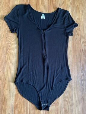 Mudd Black Ribbed Short-Sleeve Bodysuit